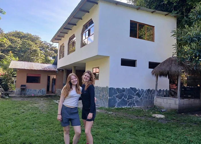 Lia Lucmabamba Auberge de jeunesse *