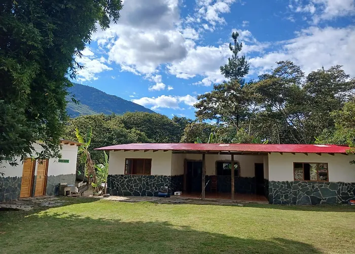 Lia Lucmabamba Auberge de jeunesse Sahuayaco