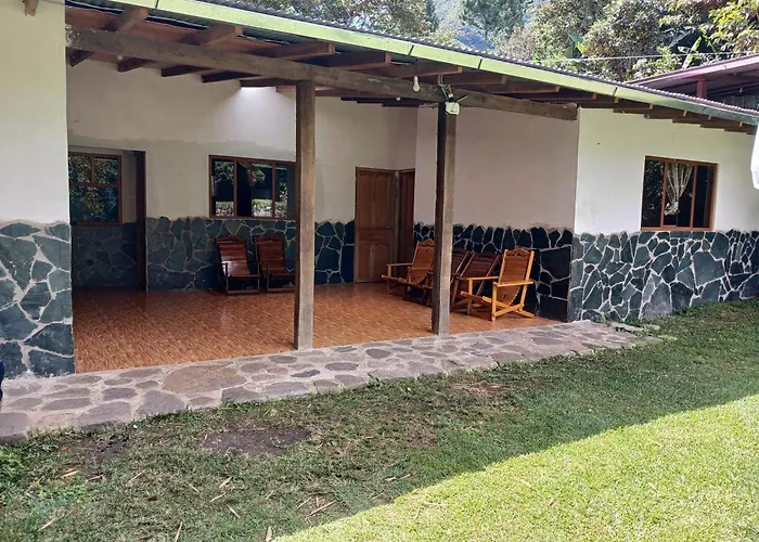 Lia Lucmabamba Auberge de jeunesse